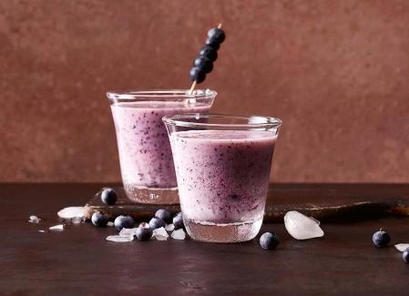 Blaubeer-Buttermilch-Shake 