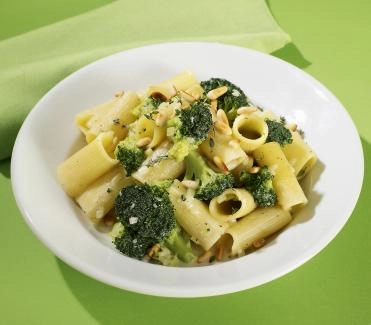 2011-04-rigatoni-mit-broccoli-an-gorgonzolacreme